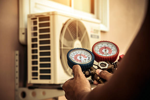 Professional Hvac technician working in Grand Ronde, OR